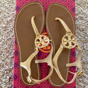 Tory Burch Sandal in Size 6 with box, in a very good condition